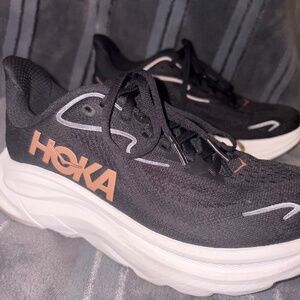 Hoka Bondi 9